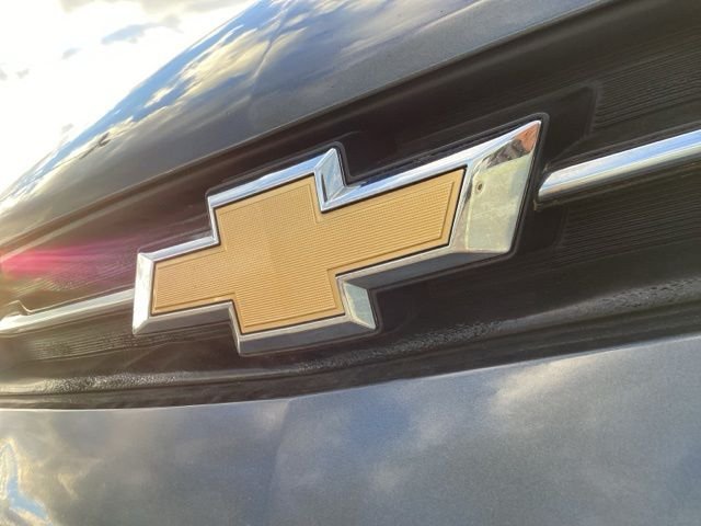 Used 2020 Gray Chevrolet LS image 3