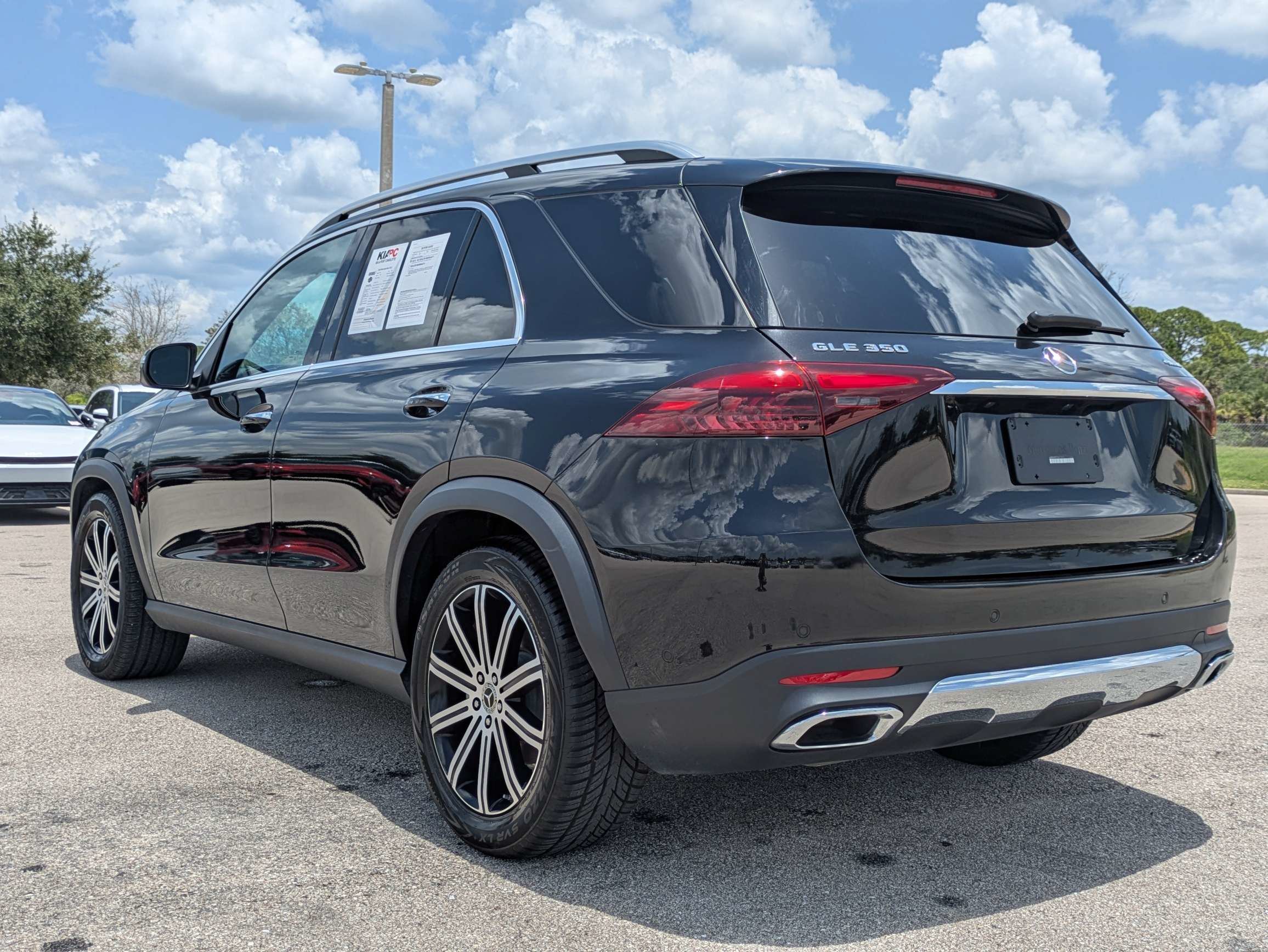 Used 2025 Obsidian Black Metallic Mercedes-Benz GLE 350 image 6