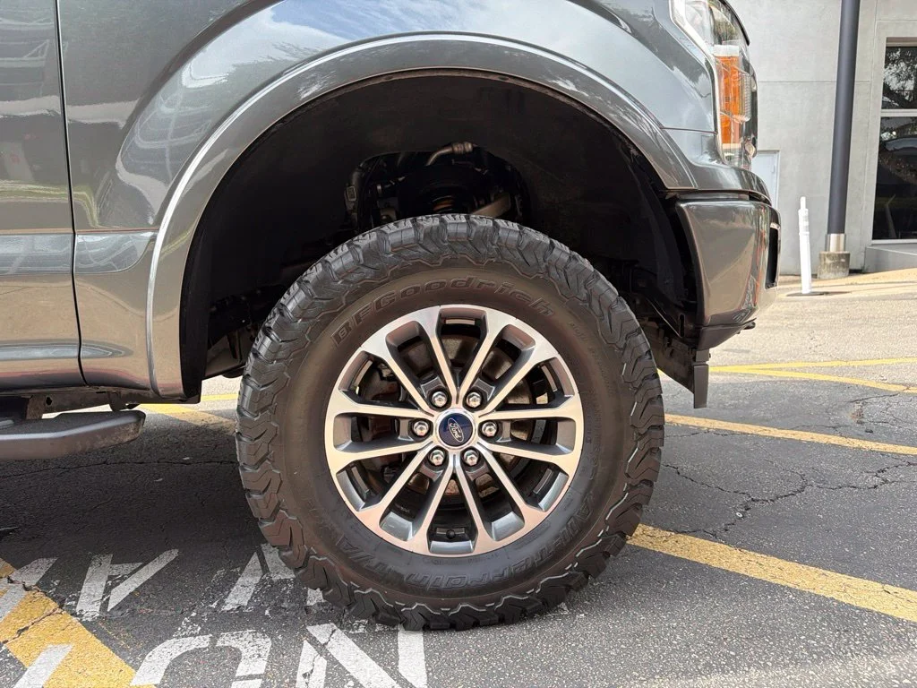 Used 2020 Gray Ford XLT image 9