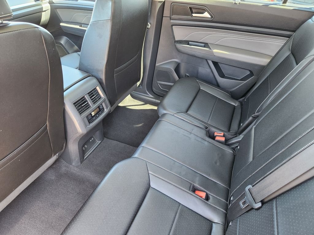Used 2023 Silver Volkswagen 3.6L V6 SE w/Technology image 25