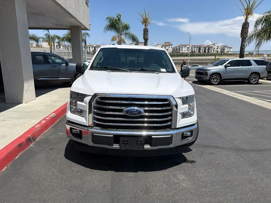 Used 2017 White Ford XLT image 2