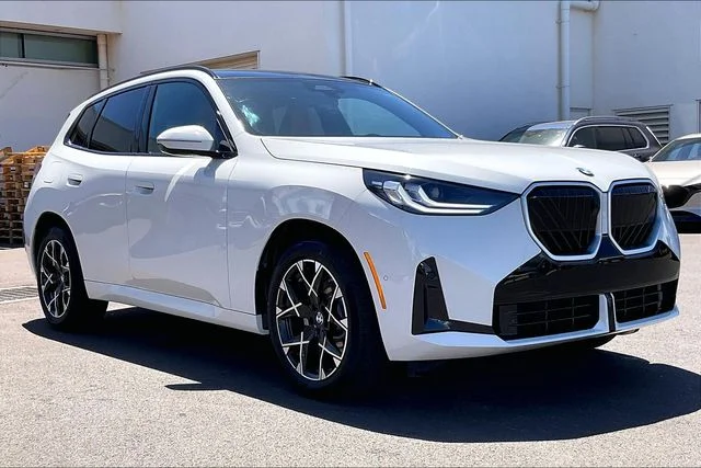 New 2026 Alpine White BMW 30 xDrive image 2
