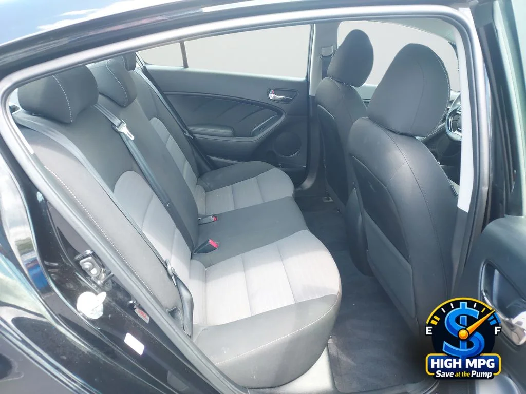 Used 2017 Black Kia S image 22