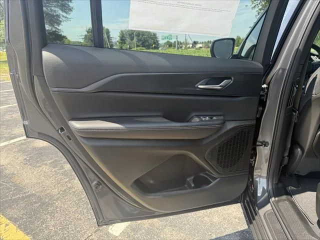 2025 Jeep Grand Cherokee L Laredo - Photo 16