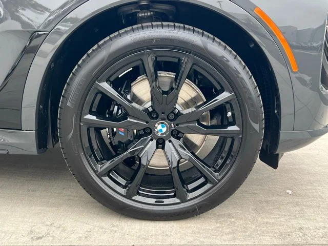 New 2026 Dravit Grey Metallic BMW xDrive40i image 8