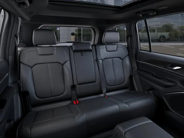 New 2026 Silver Zynith Exterior Paint Jeep Limited Reserve image 41