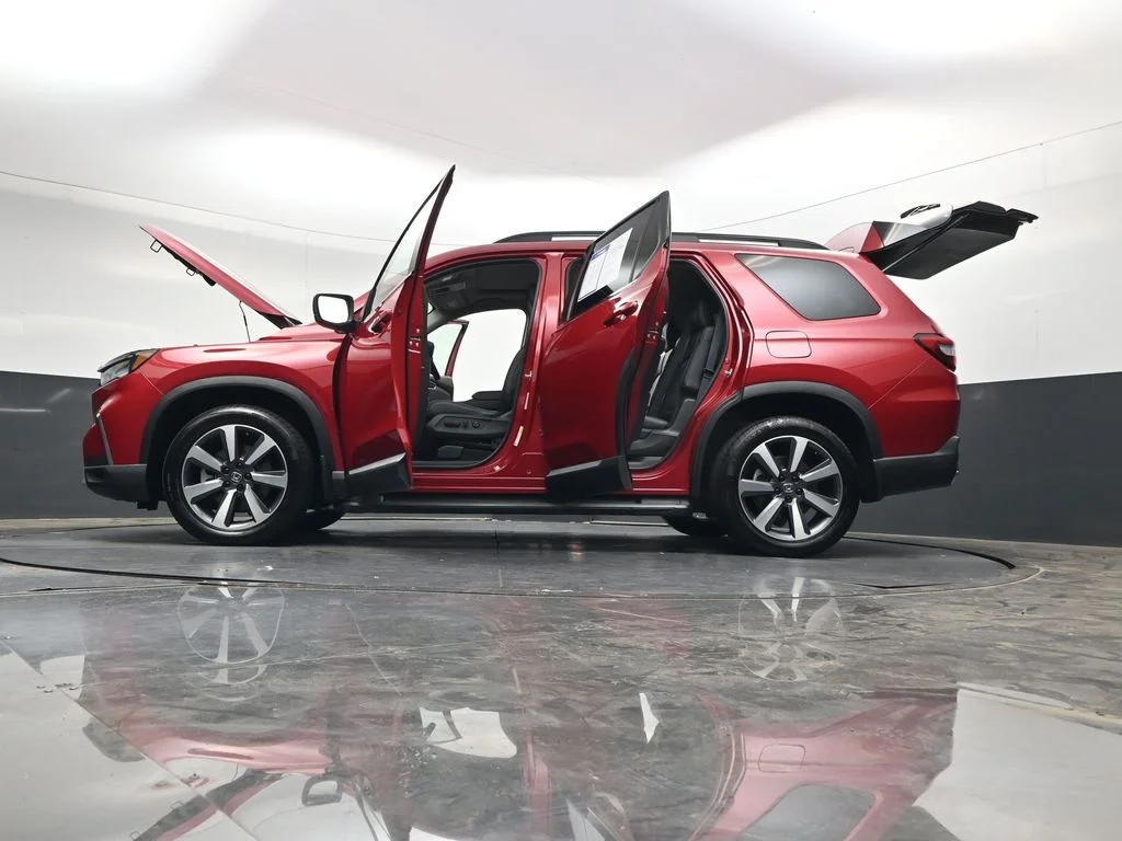 Used 2024 Radiant Red Metallic II Honda Touring image 44