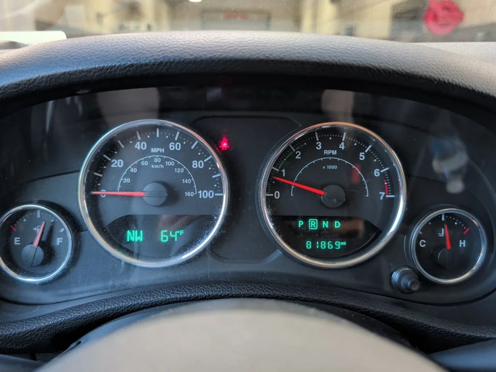 Used 2015 White Jeep Unlimited Sport image 17