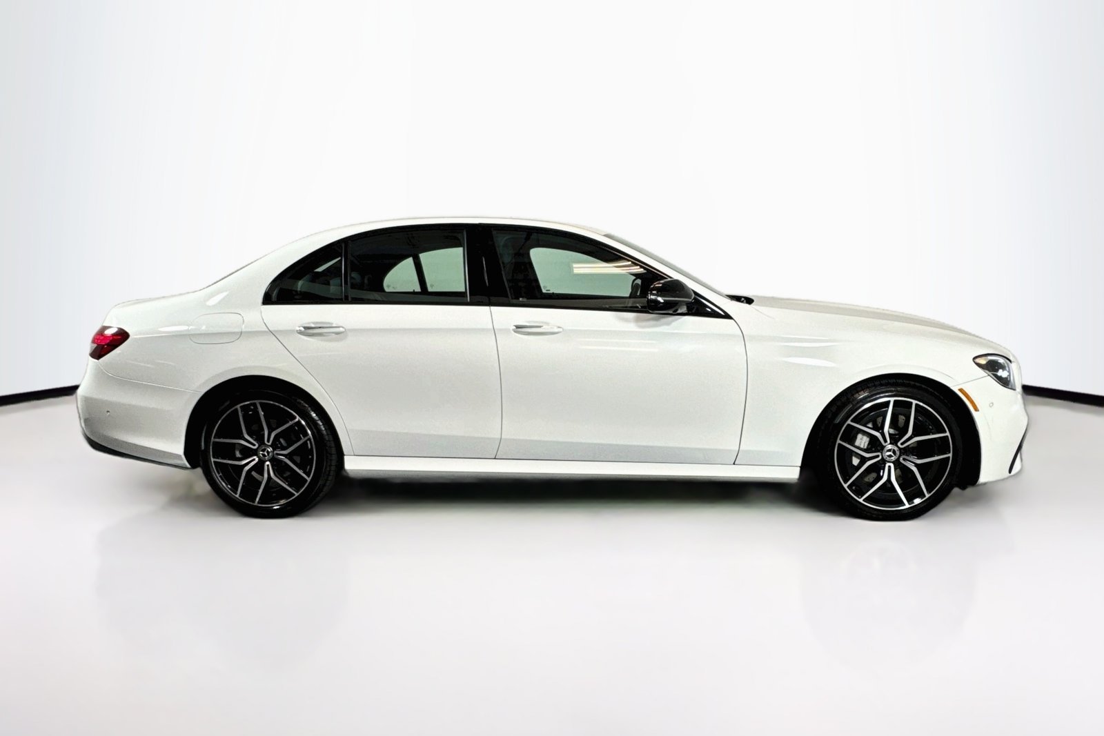 Certified Used 2022 Manufaktur Diamond White Mercedes-Benz E 350 image 4
