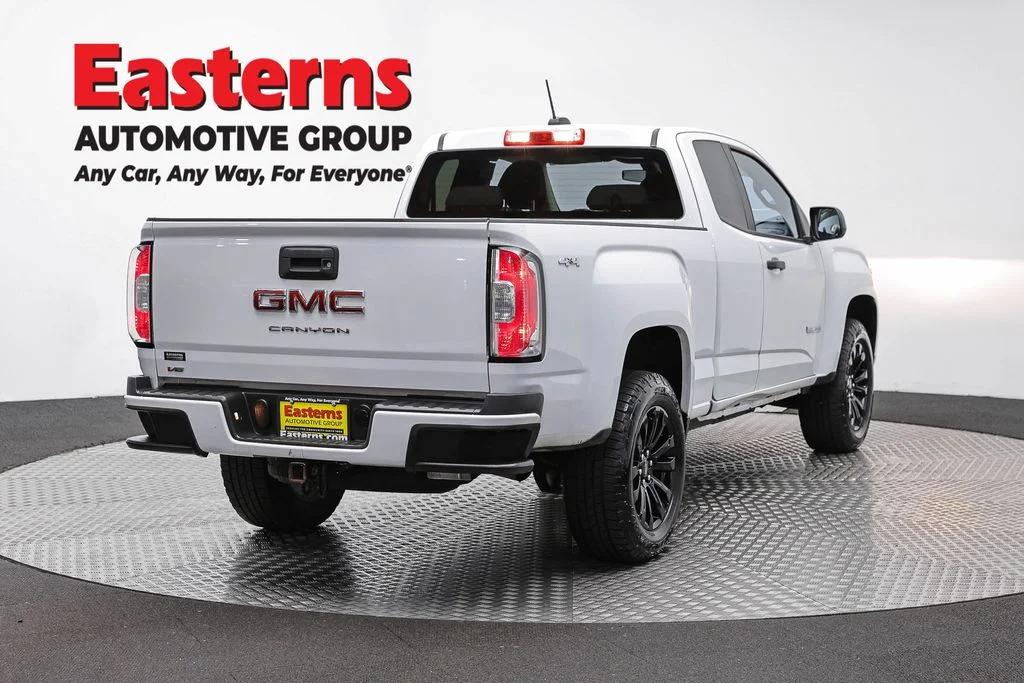 Used 2022 White GMC Elevation Standard image 5