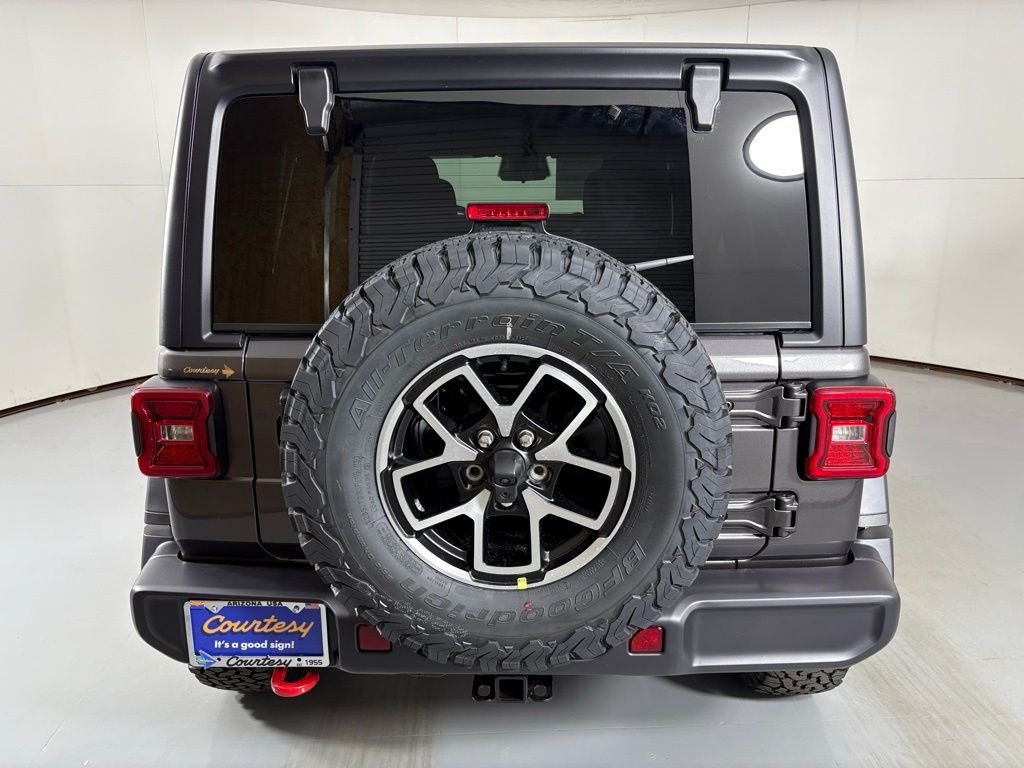 New 2026 Granite Crystal Metallic Clear-Coat Exterior Paint Jeep Rubicon image 7