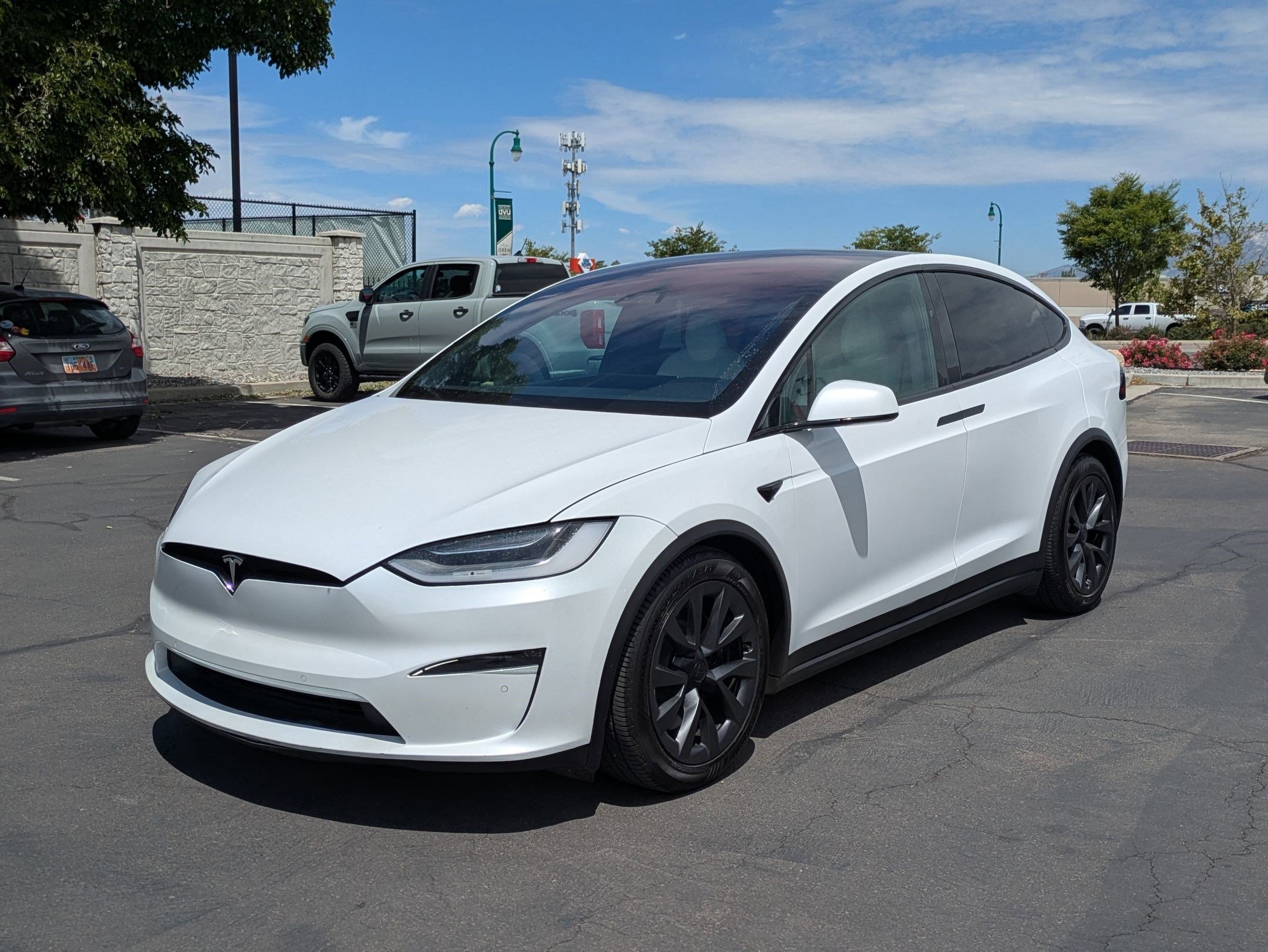 Used 2022 White Tesla AWD image 8