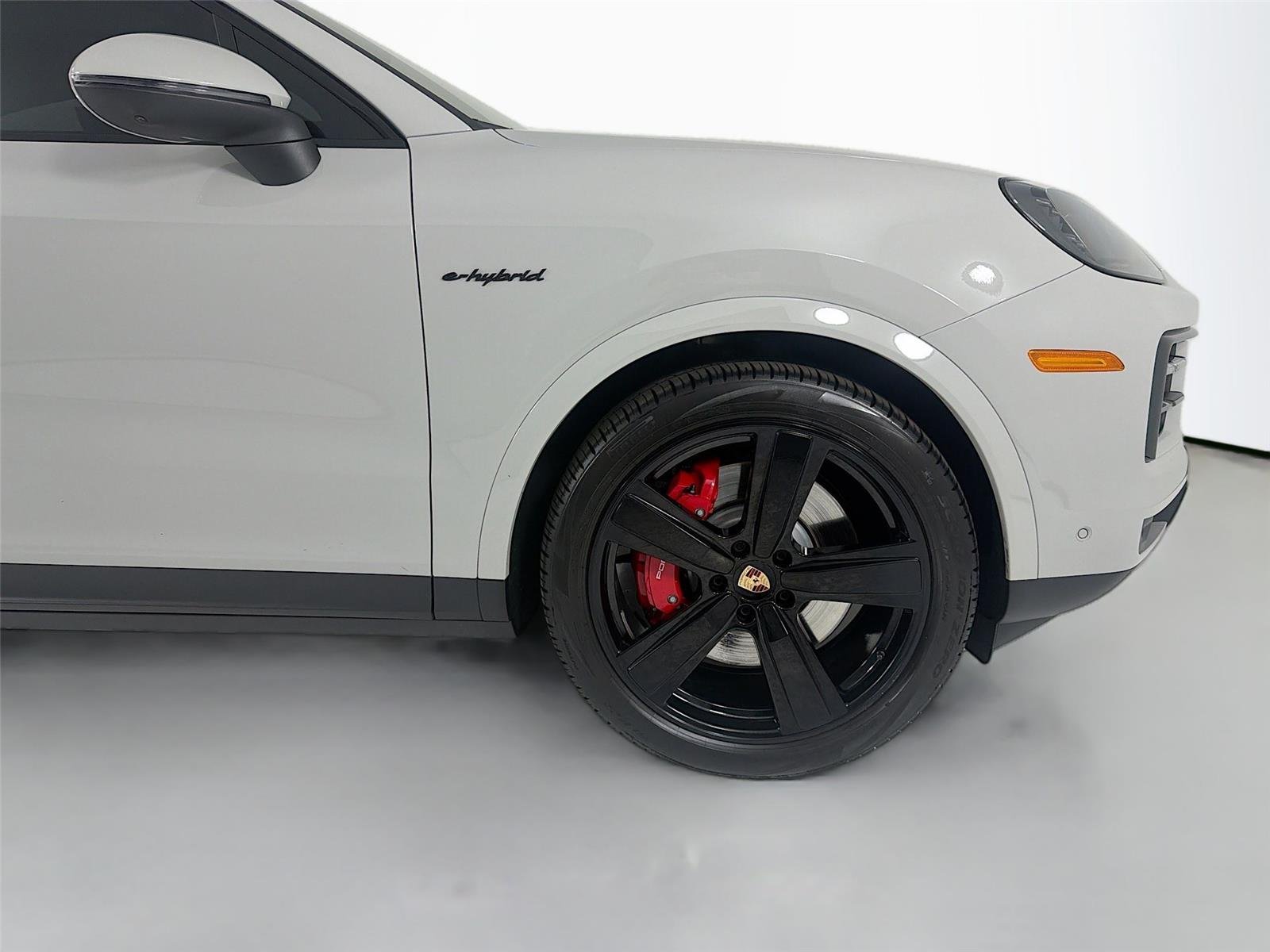 Used 2025 Chalk Porsche S E-Hybrid image 28