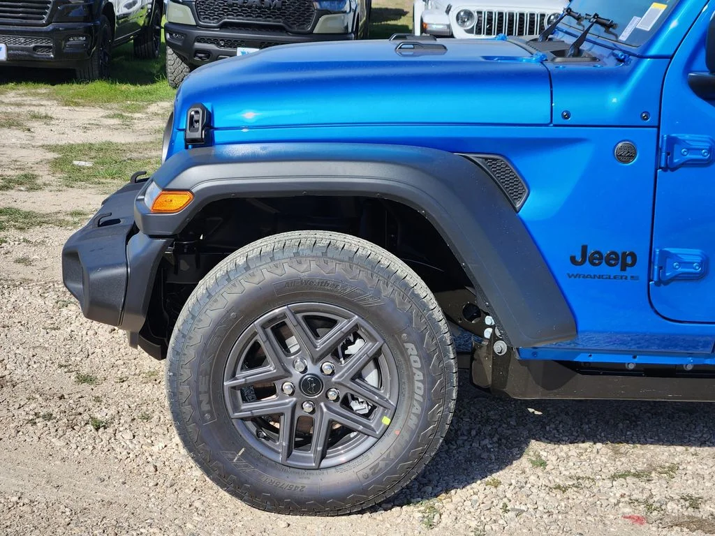 New 2026 Hydro Blue Pearl-Coat Exterior Paint Jeep Sport image 7