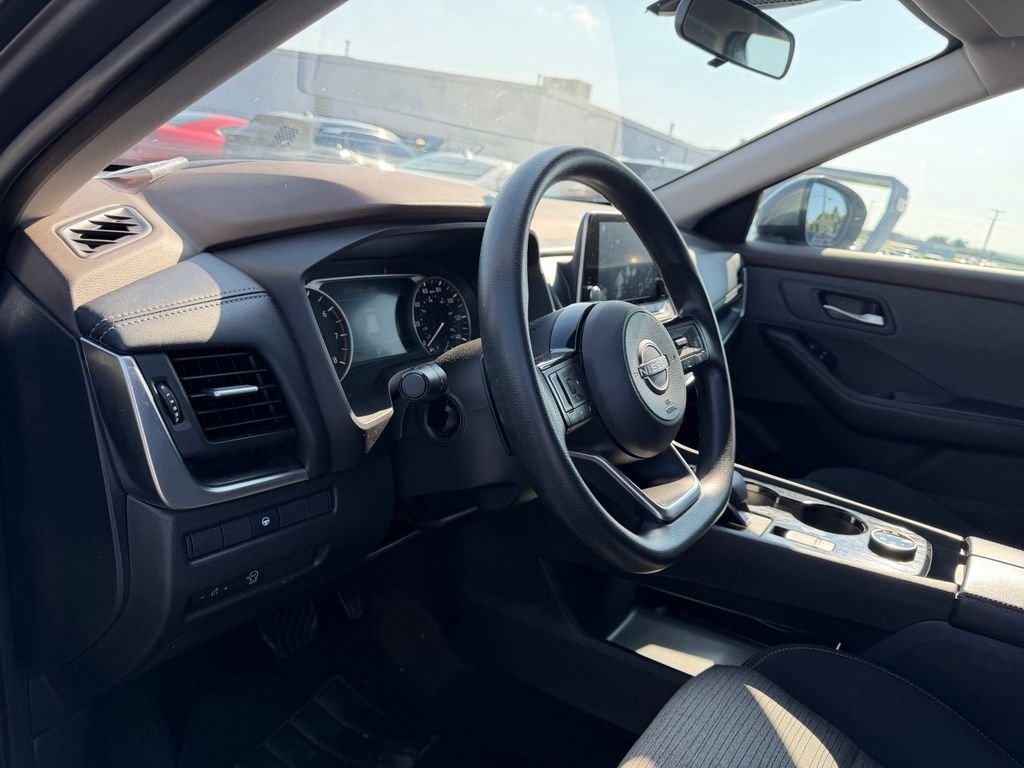 Used 2023 Gray Nissan SV image 13
