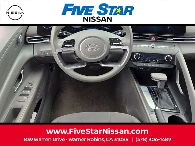 Used 2024 Black Hyundai SEL image 7