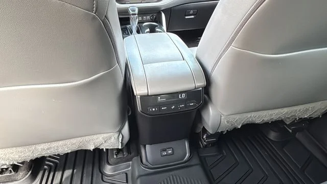 Used 2023  Toyota XLE image 21