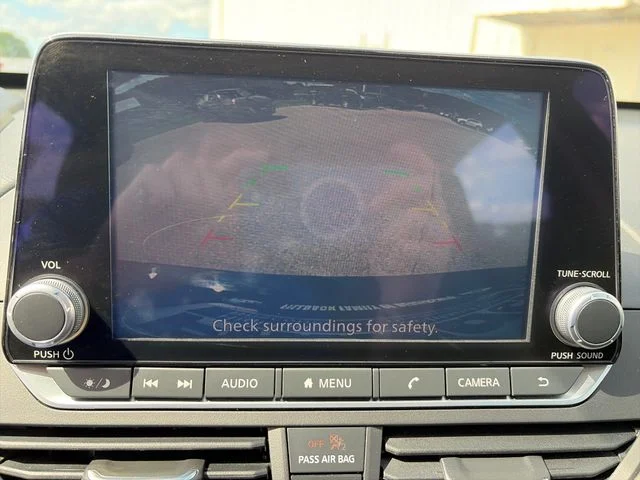 Used 2025 Super Black Clearcoat Nissan 2.5 SV image 22