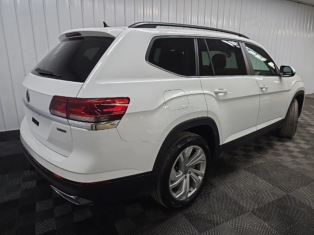 Used 2022 White Volkswagen 3.6L V6 SE w/Technology image 10