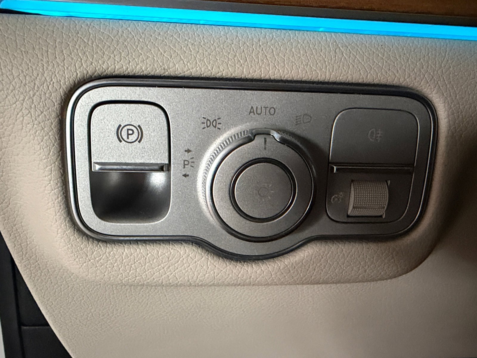 Used 2022 Polar White Mercedes-Benz GLE 350 image 23