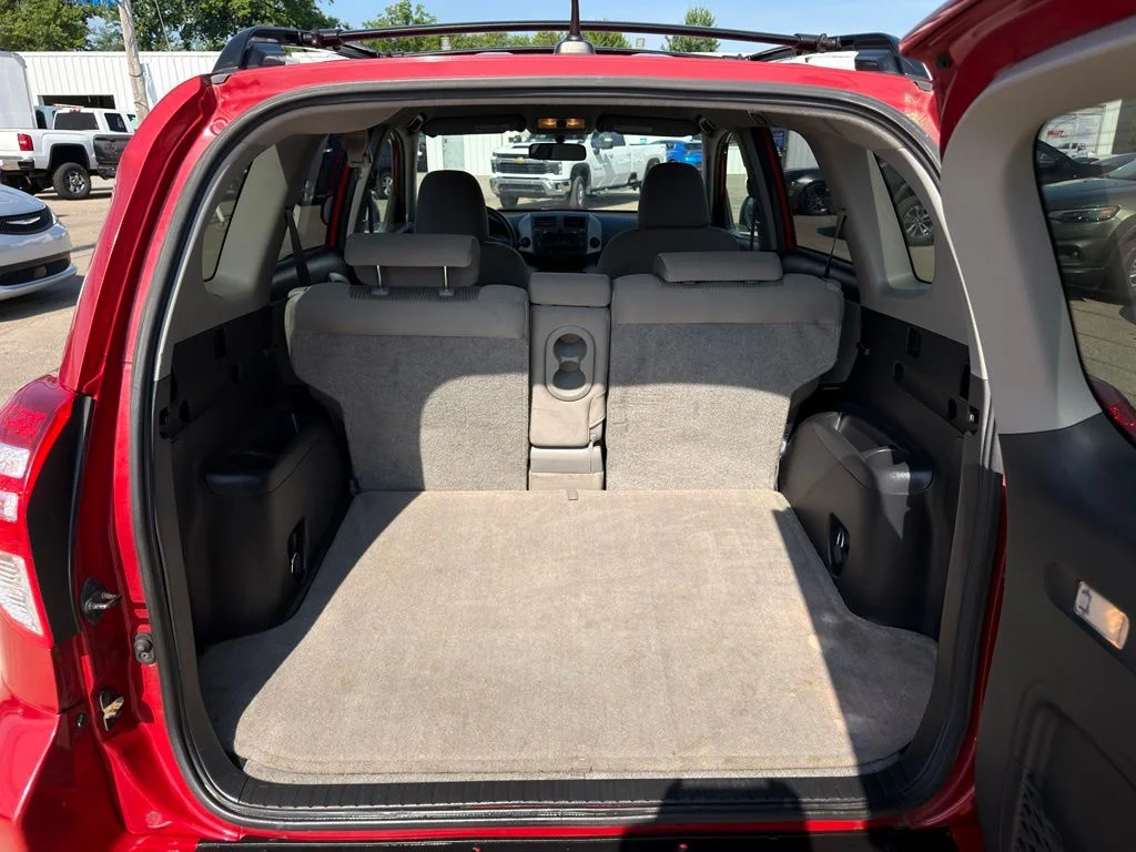 Used 2010 Red Toyota Base image 17