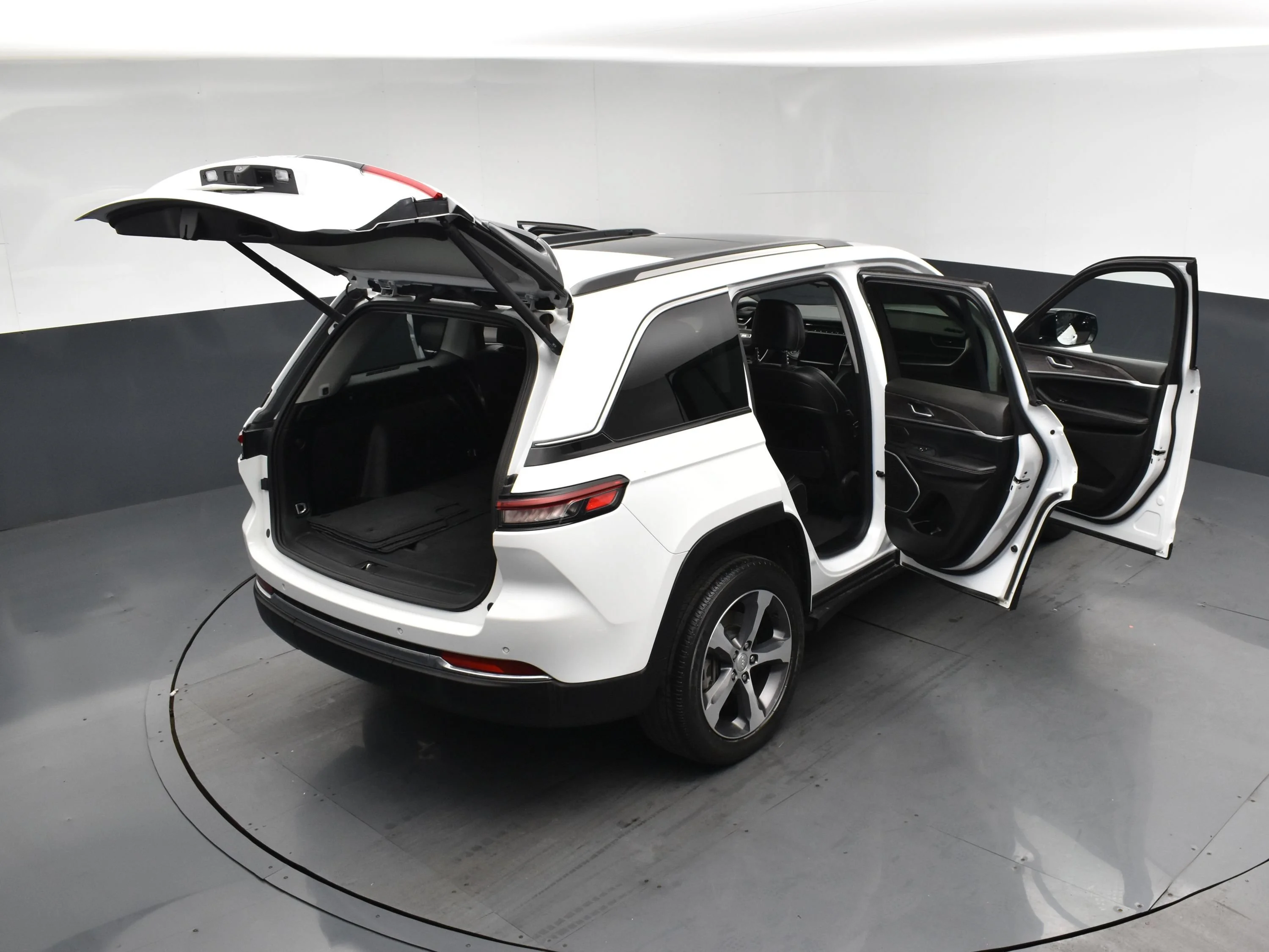 Used 2023 Bright White Clearcoat Jeep  image 24