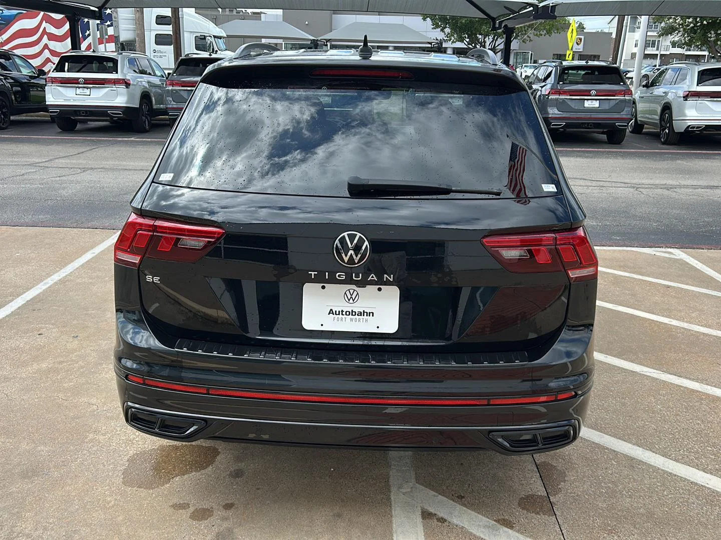 Used 2022  Volkswagen SE R-Line Black image 6