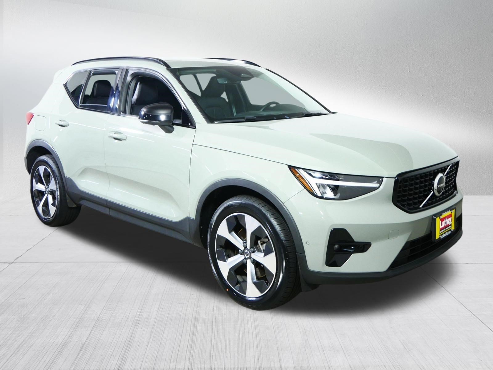 2023 Volvo XC40