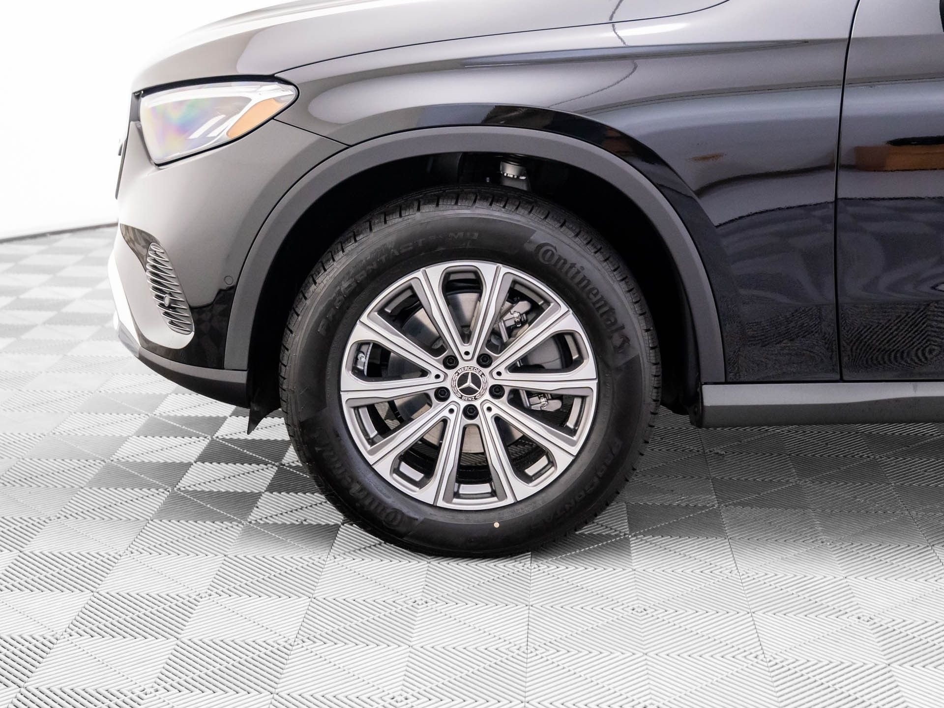 Certified Used 2026 Black Mercedes-Benz GLC 300 image 29