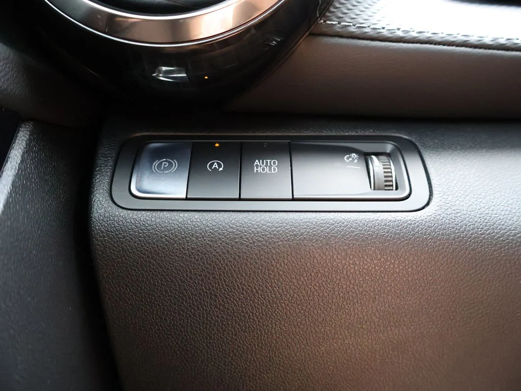 Used 2026 Summit White Chevrolet LT image 30