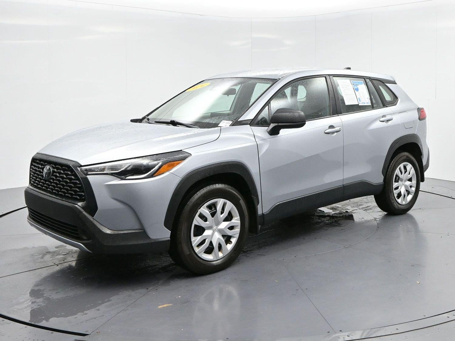 Used 2024 Sonic Silver Toyota L image 3