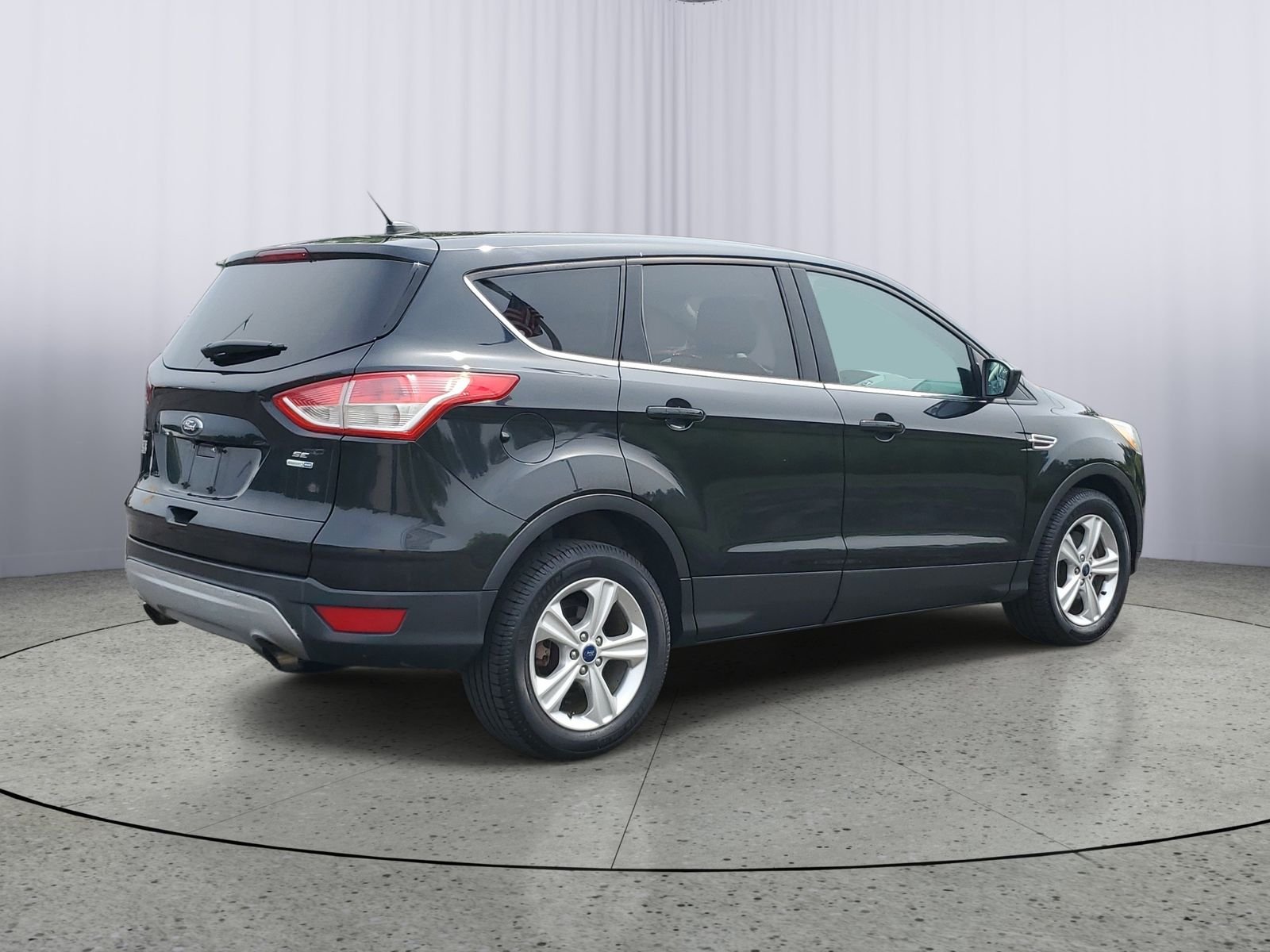 Used 2014 Black Ford SE image 4