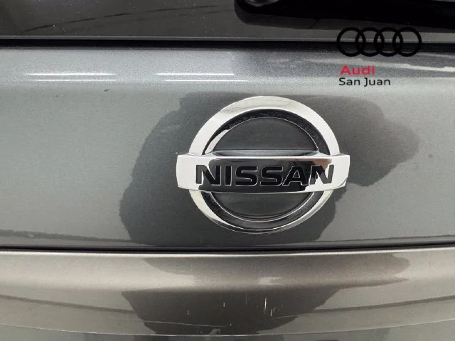 Used 2015 Gray Nissan SL image 12