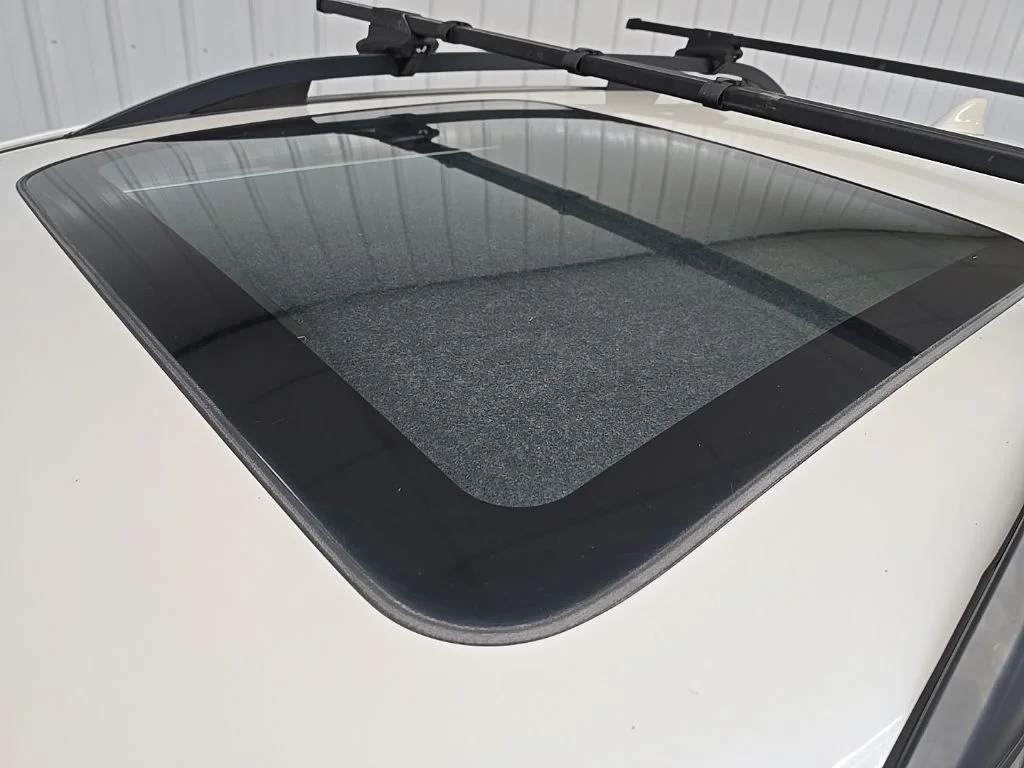 Used 2017 White Subaru 2.5i Touring image 13