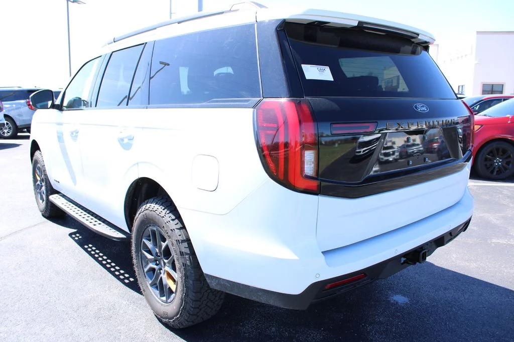 New 2026 Oxford White Ford Tremor® image 8