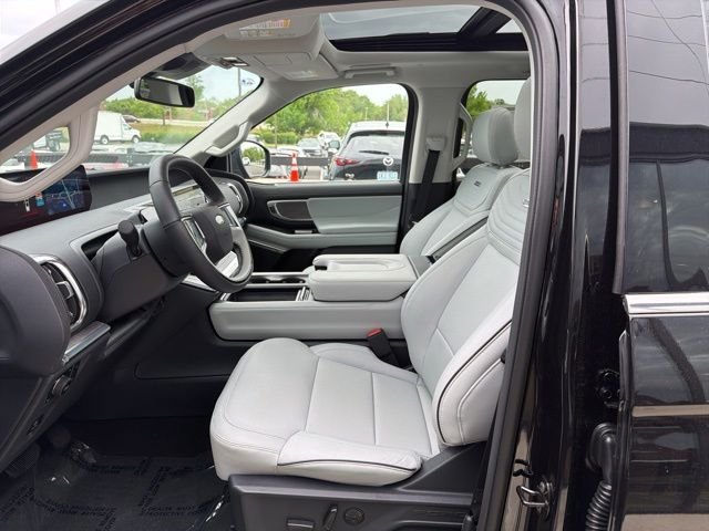 New 2025 Agate Black Metallic Ford Platinum® image 13