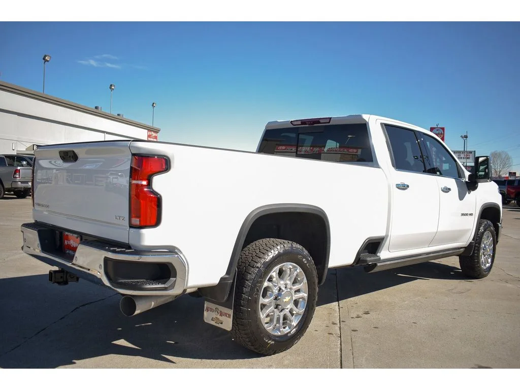 2025 Chevrolet Silverado 3500 HD LTZ - Photo 6