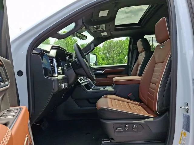 New 2026 Glacier White Tricoat GMC Denali Ultimate image 12