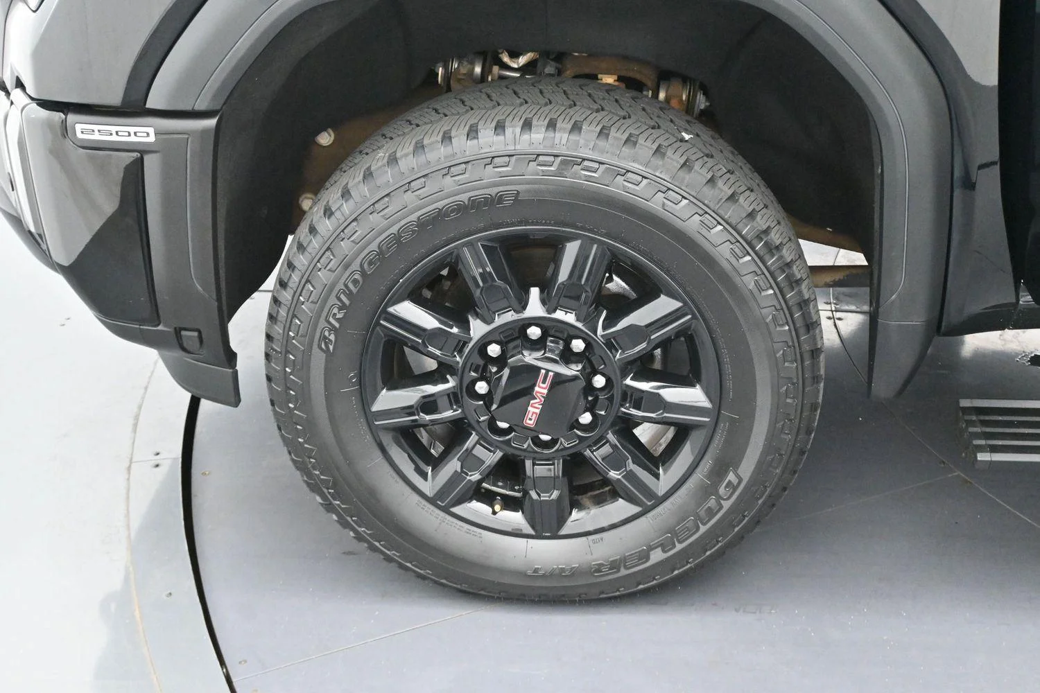 Used 2024 Onyx Black GMC AT4 image 32