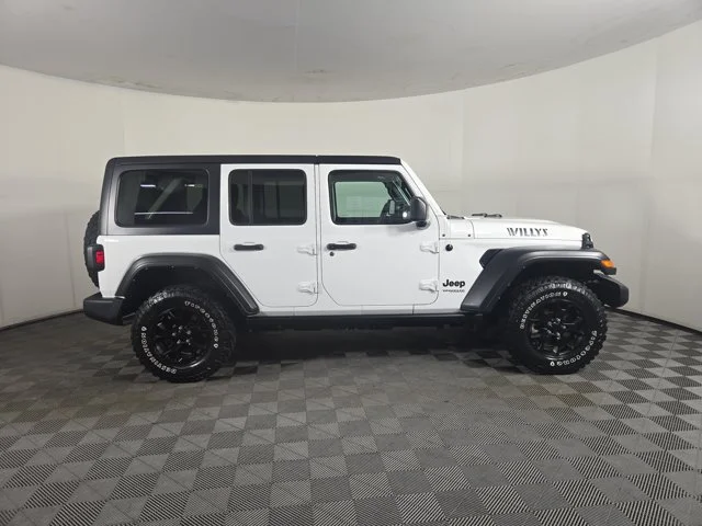 Used 2022 White Jeep Unlimited Willys image 6