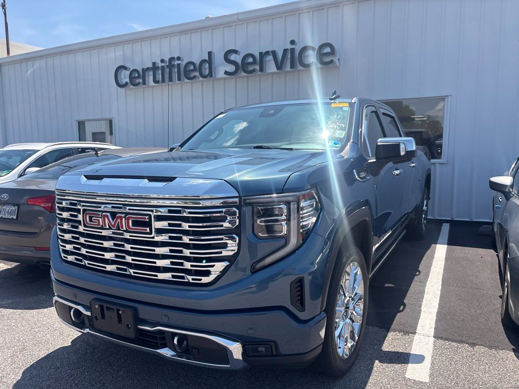 Used 2024 Blue GMC Denali image 3