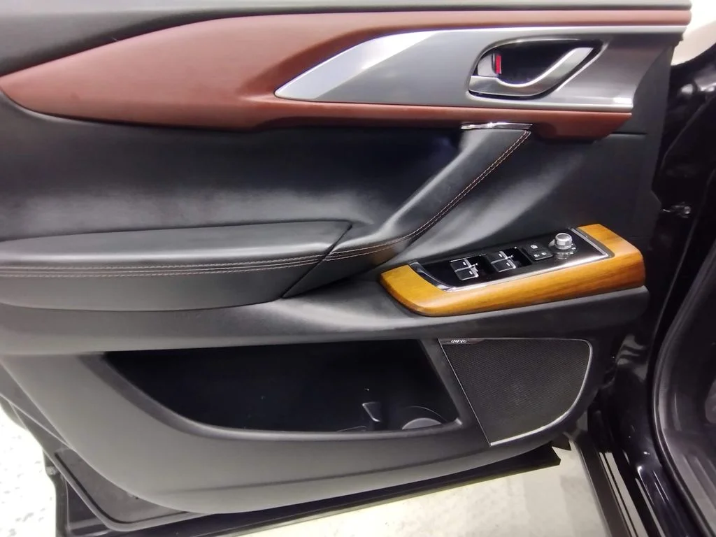 Used 2017 Black Mazda Signature image 20