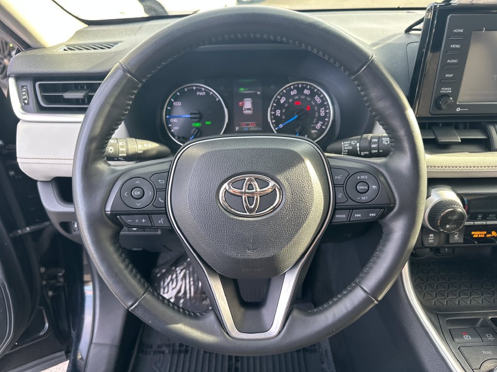 Used 2021 Midnight Black Metallic Toyota XLE image 18