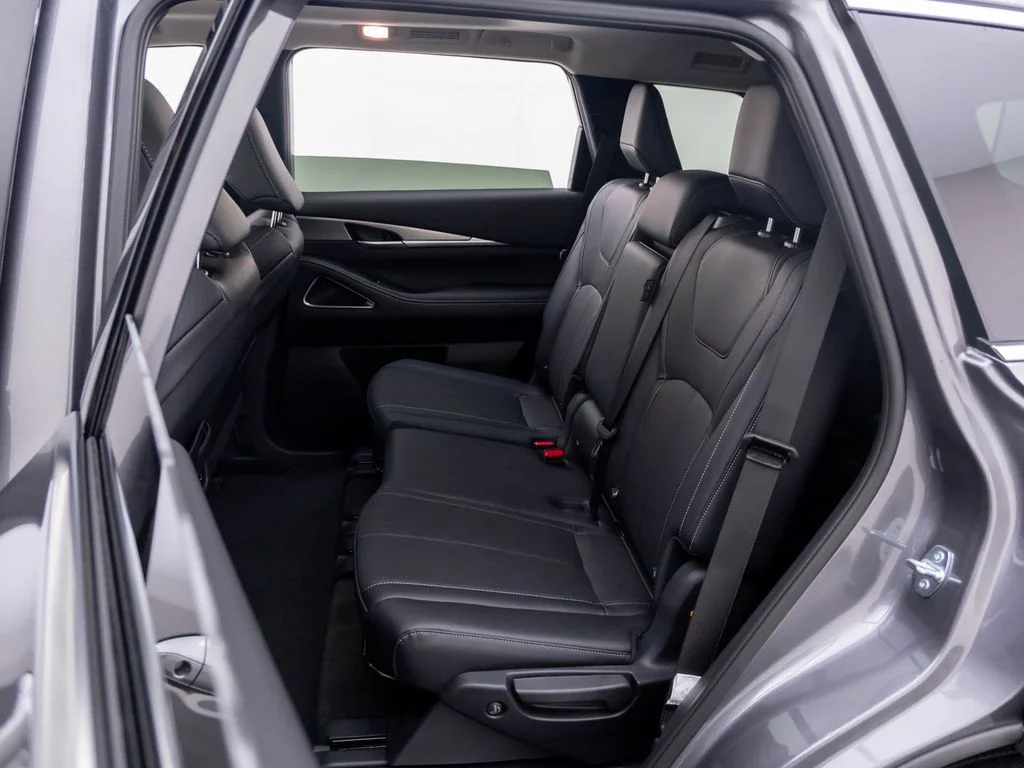 New 2027 GRAPHITE SHADOW INFINITI Luxe AWD image 16