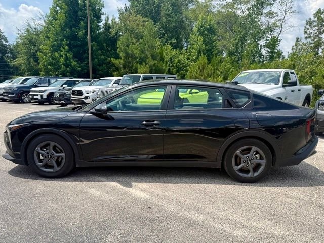 Used 2025 Black Kia LXS image 6