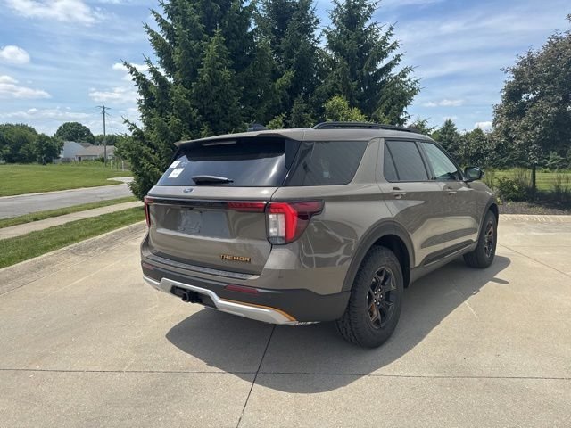 New 2026 Gray Ford Tremor image 4