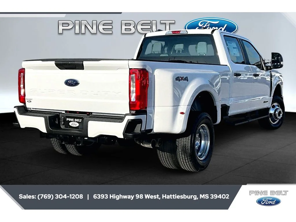 New 2026 Oxford White Ford F-350® XL image 11