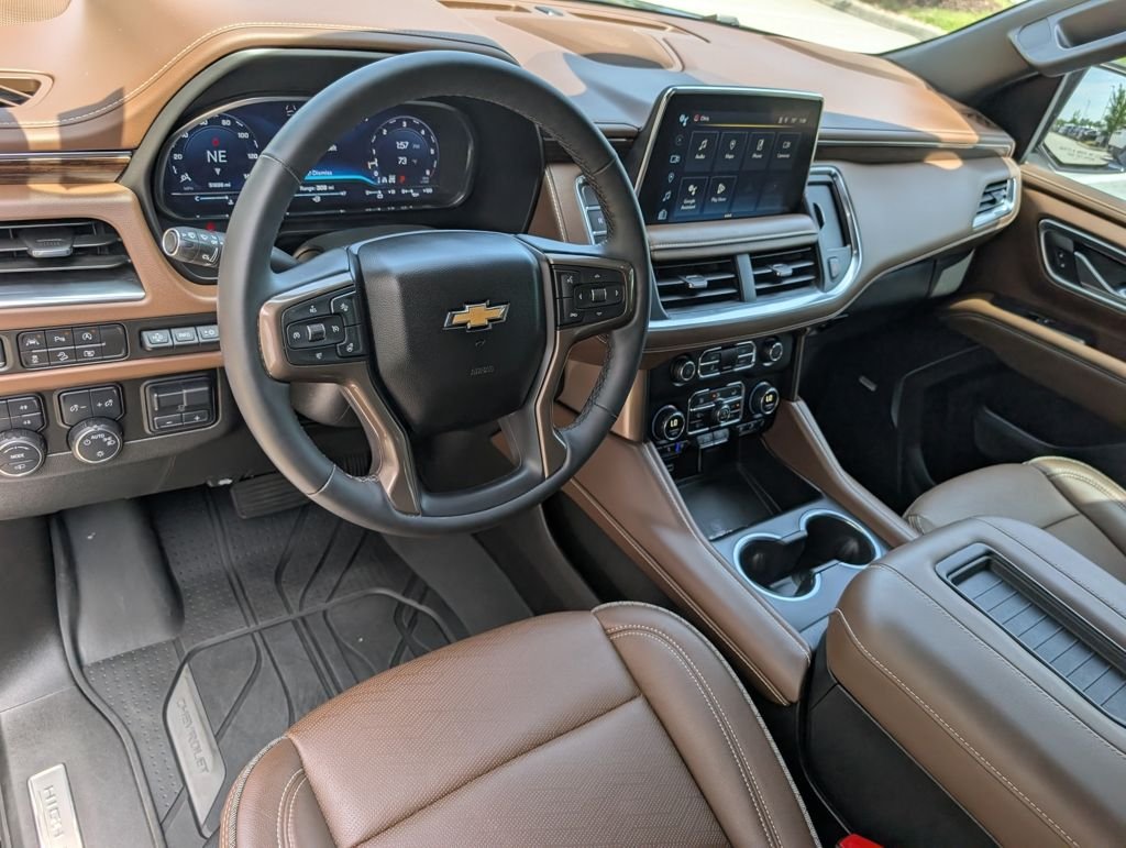 Used 2024 Black Chevrolet High Country image 4