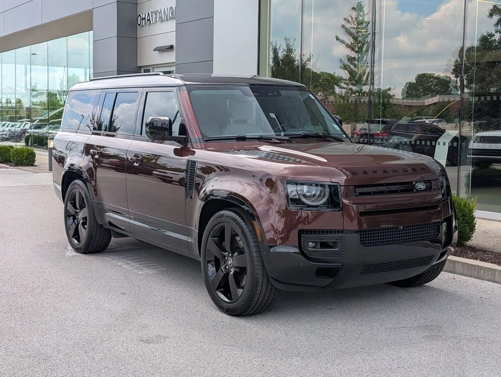 Certified Used 2025 Red Land Rover X-Dynamic SE image 9