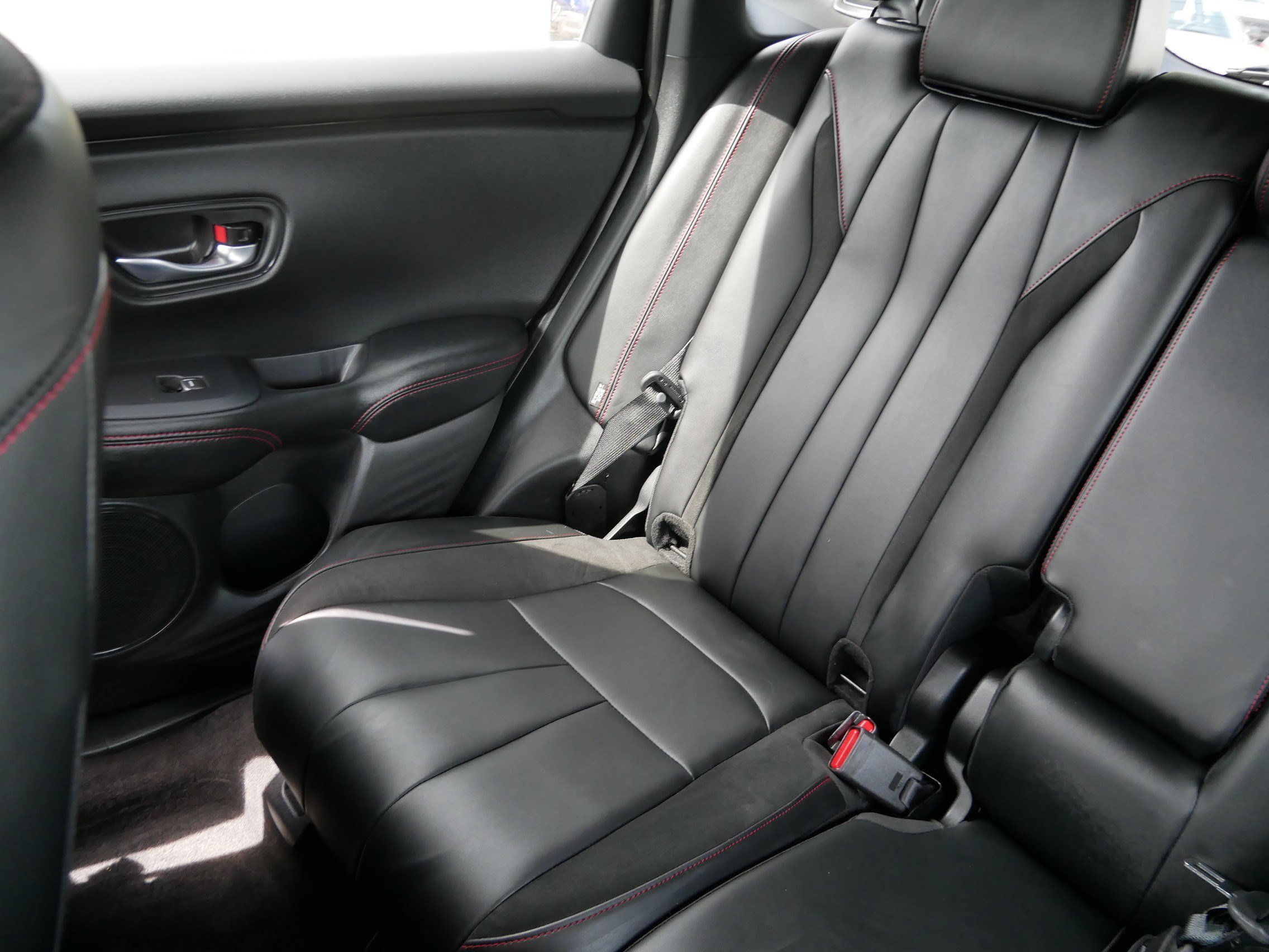 Used 2025 Platinum White Pearl Acura w/A-Spec Package image 12